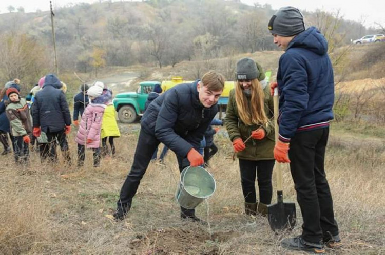 В Кривом Роге промышленное предприятие продолжает развивать ландшафтный заповедник (фото)