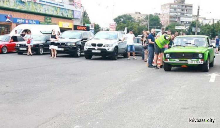 В Кривом Роге прошли соревнования по автомобильному дрифту (ФОТО)