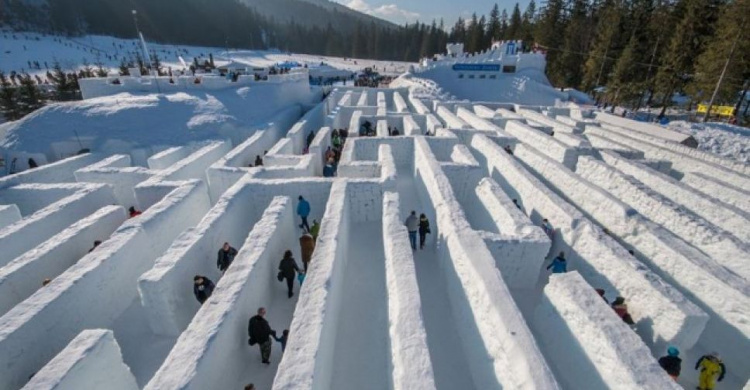 В Польше построили самый огромный в мире снежный лабиринт (ФОТО+ВИДЕО)