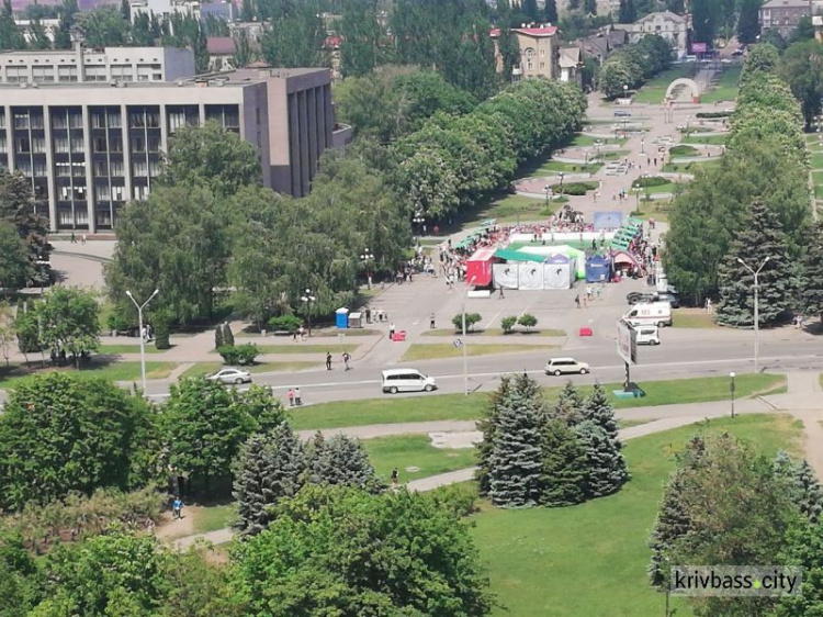 Битва сильнейших: в Кривом Роге проходит Чемпионат по стронгмену (фото)