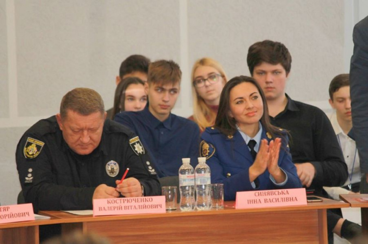 В Кривом Роге прошел юбилейный городской турнир "Путешествие в страну Права" (фото)