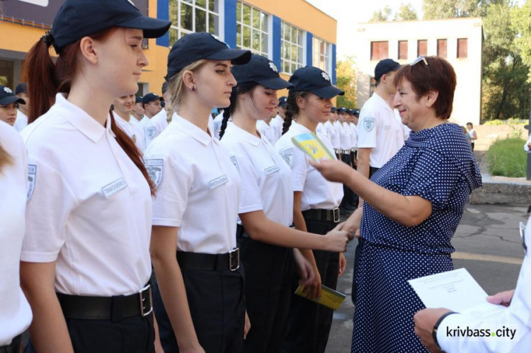 Голуби, флаг из шаров и квесты: в Кривом Роге День знаний прошел по-новому (ФОТОРЕПОРТАЖ) + (ВИДЕО)