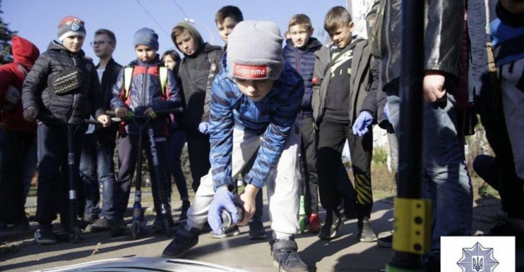 Весело, интересно, а главное с пользой: в Кривом Роге провели акцию "Долонi безпеки" (фото)