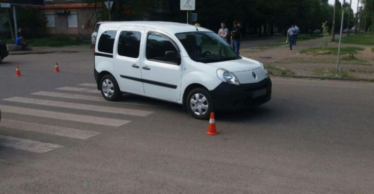 В Кривом Роге иномарка сбила женщину на «зебре» (ФОТО)