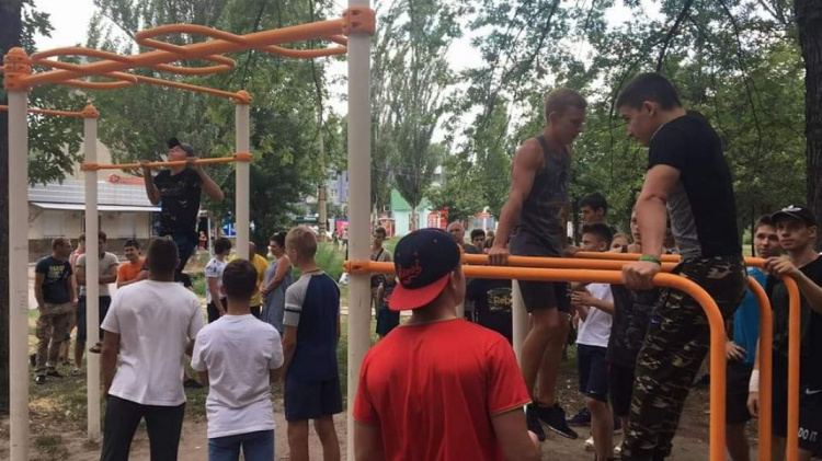 Названы победители: в Кривом Роге прошли соревнования по Street Workout (ФОТО)