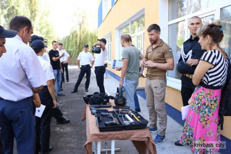 Голуби, флаг из шаров и квесты: в Кривом Роге День знаний прошел по-новому (ФОТОРЕПОРТАЖ) + (ВИДЕО)