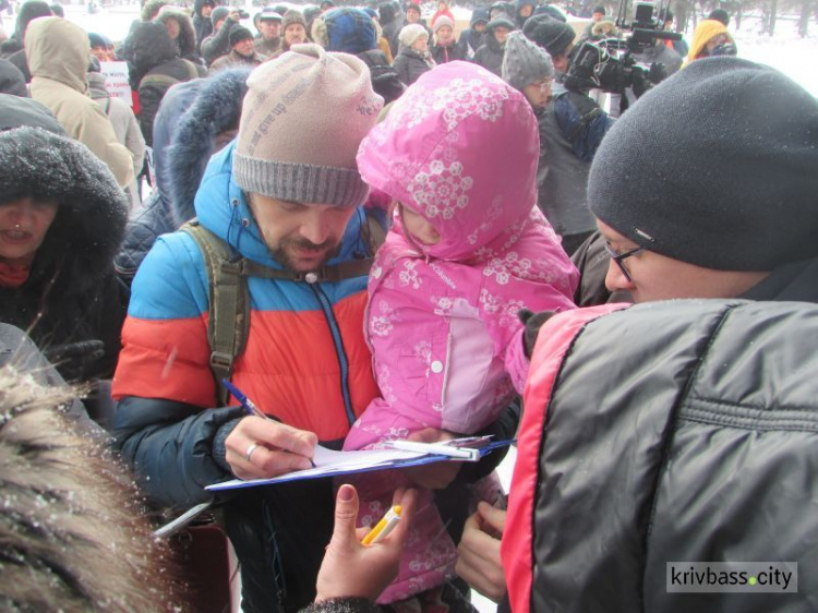 Маршрутки вместо собачьих будок: в Кривом Роге состоялась акция протеста против некачественных перевозок (фото)