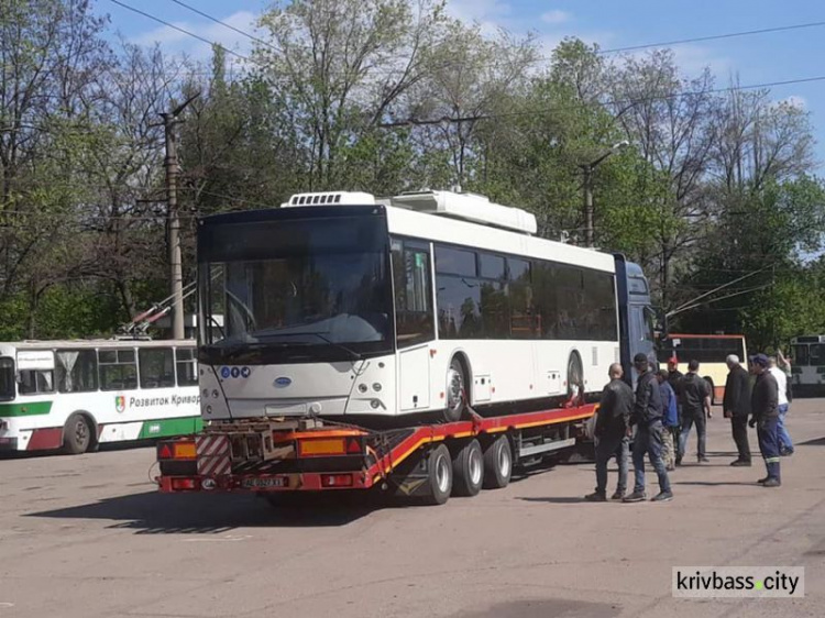 В Кривой Рог начали поступать новые троллейбусы из пятой партии