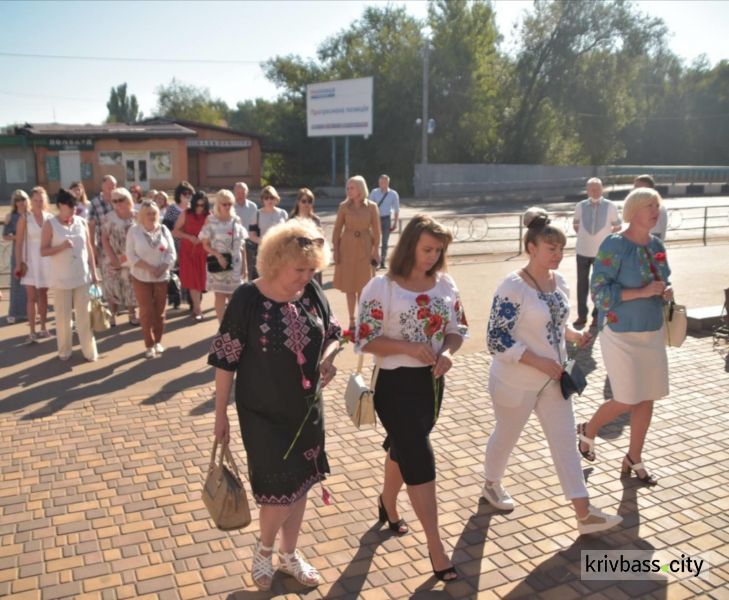 В Центрально-Городском районе на День независимости возложили цветы к памятникам