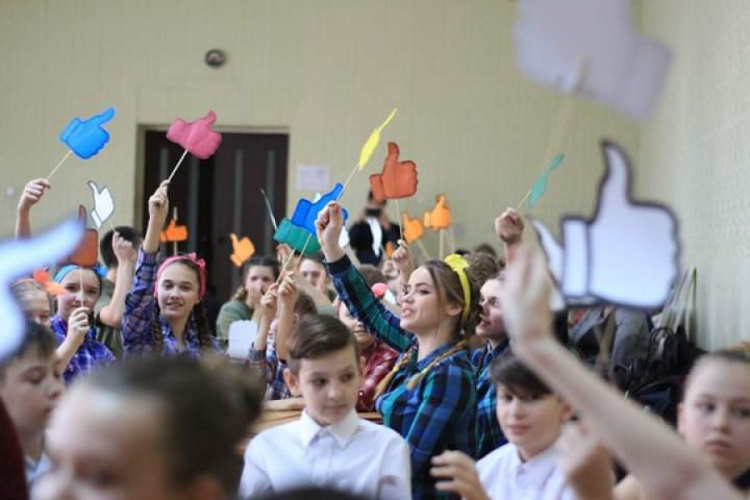 В Кривом Роге провели общегородской конкурс "Я - волонтер и этим горжусь" (фото)