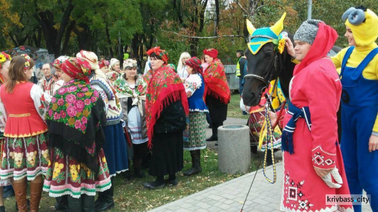 В Кривом Роге состоялся 1-й Международный фестиваль казацкой песни (ФОТОРЕПОРТАЖ)