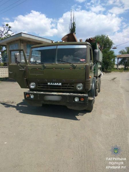 Криворожские патрульные продолжают останавливать автомобили с металлоломом (ФОТО)