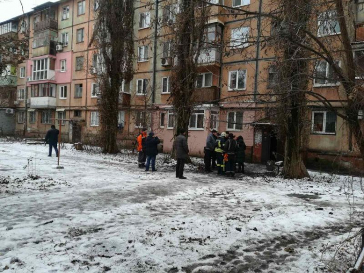 В Кривом Роге в результате смешивания химических веществ в съемной квартире пострадал мужчина