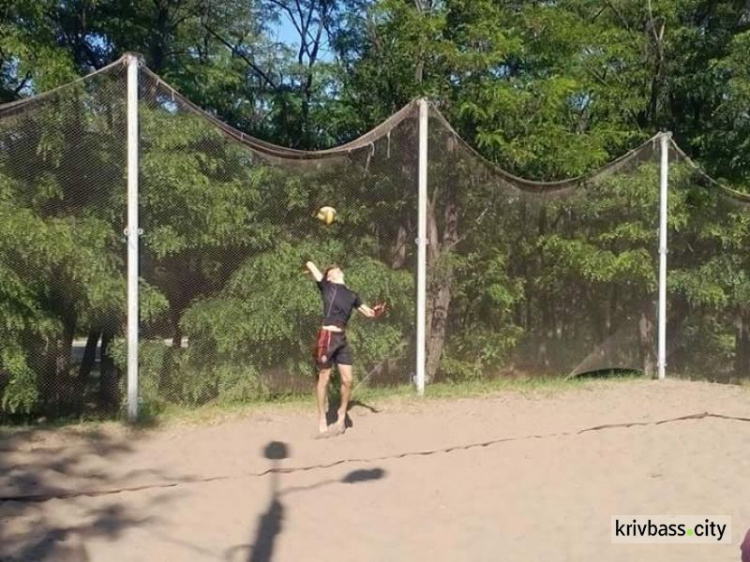 В Кривом Роге прошёл турнир по волейболу среди студентов (ФОТОРЕПОРТАЖ)