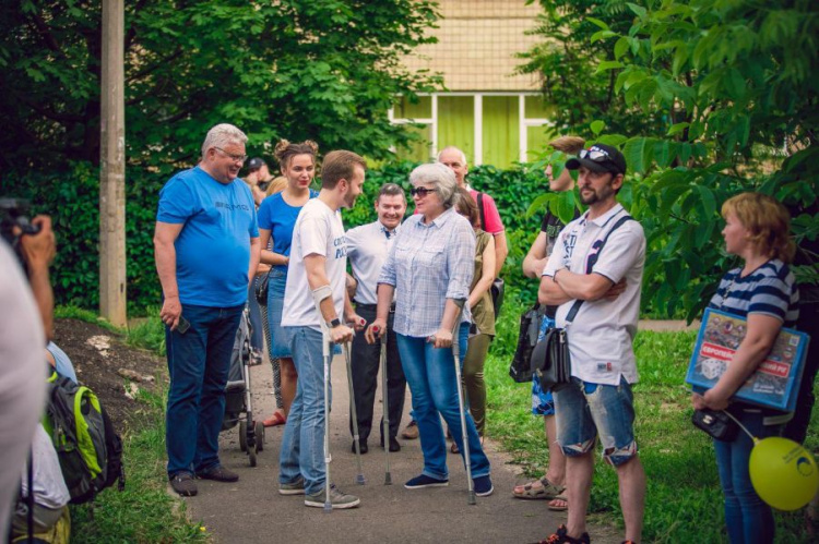 В Кривом Роге появилась новая площадка для уличной гимнастики (фото)