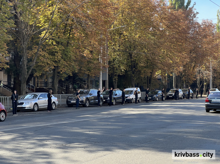 Живий коридор на честь полеглого захисника Данила Настича: як криворіжці прощалися з «Рижим»