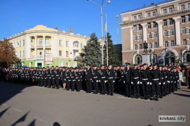 В Кривом Роге курсанты Донецкого юридического института присягнули на верность Украинскому народу (ФОТОРЕПОРТАЖ)