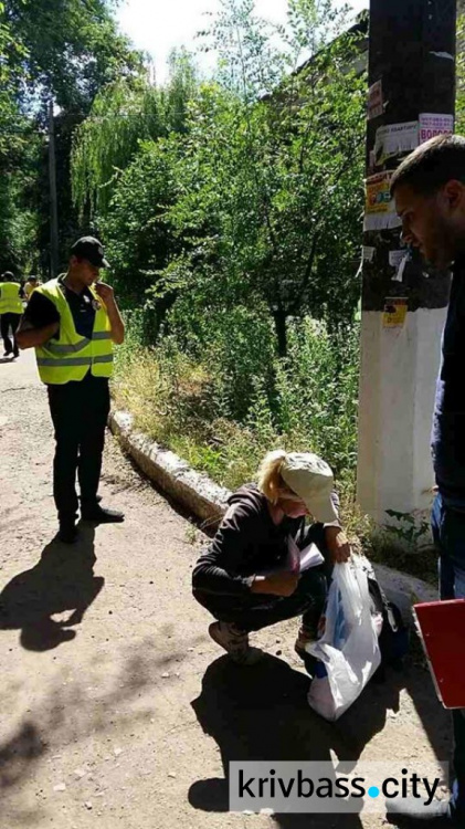 В Кривом Роге проводят рейды по очистке города от визуального мусора (ФОТО)