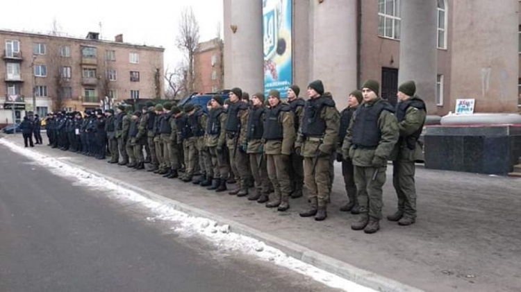 В Кривом Роге нацгвардейцы с правоохранителями в усиленном режиме будут охранять улицы (фото)