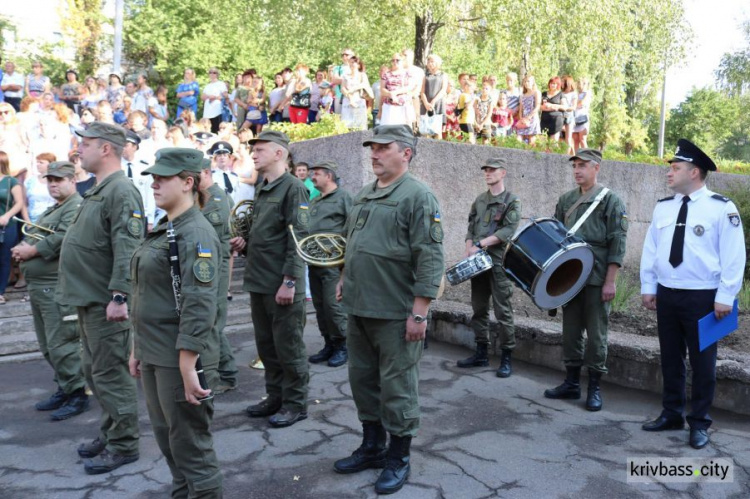 Голуби, флаг из шаров и квесты: в Кривом Роге День знаний прошел по-новому (ФОТОРЕПОРТАЖ) + (ВИДЕО)