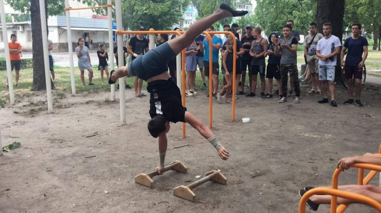 Названы победители: в Кривом Роге прошли соревнования по Street Workout (ФОТО)