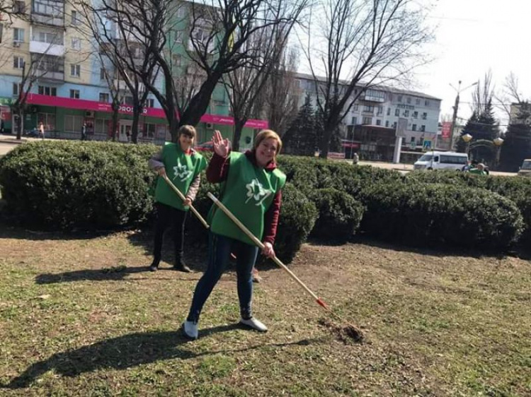 В Кривом Роге ещё один сквер и детскую площадку привели в порядок (фото)