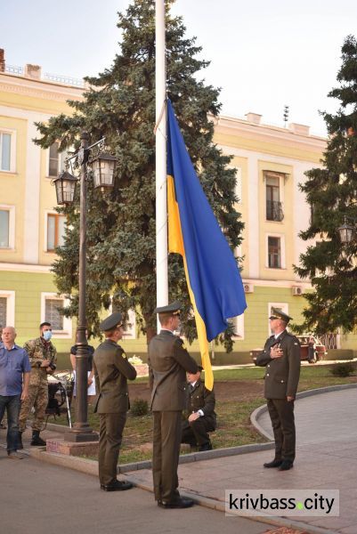 В Центрально-Городском районе на День независимости возложили цветы к памятникам