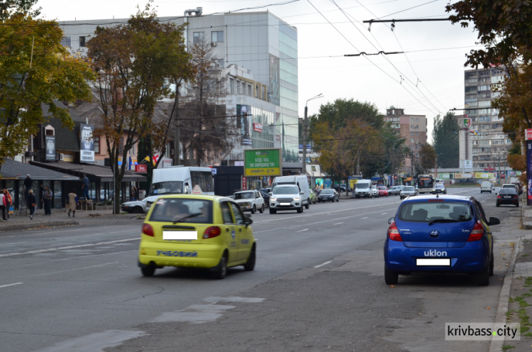 Криворожанин выступил против парковки авто на полосе для общественного транспорта