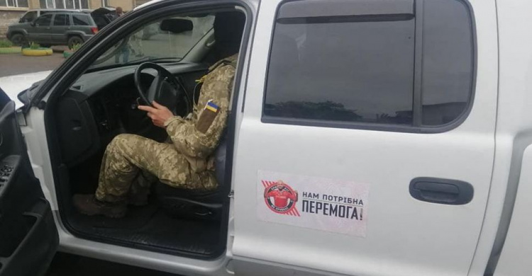 "Рудомайн" подарував військовим автівку