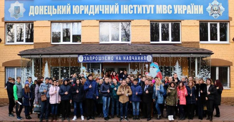 Юридический факультет ДЮИ провел в Кривом Роге День открытых дверей (ФОТООТЧЕТ)