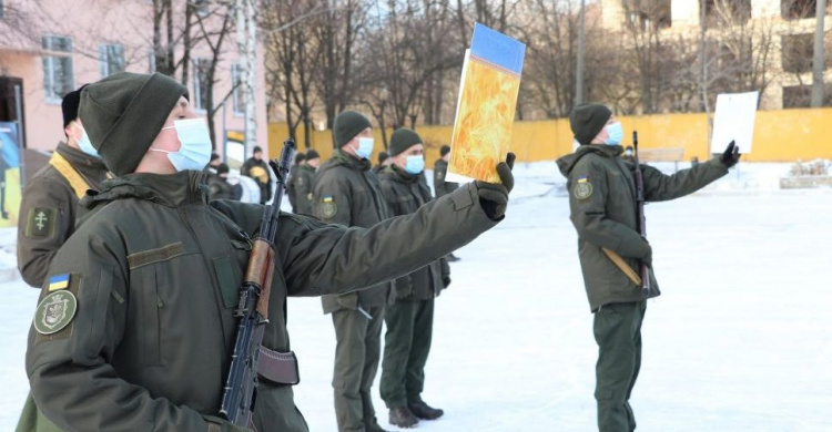 У Кривому Розі 15 новобранців склали Військову присягу