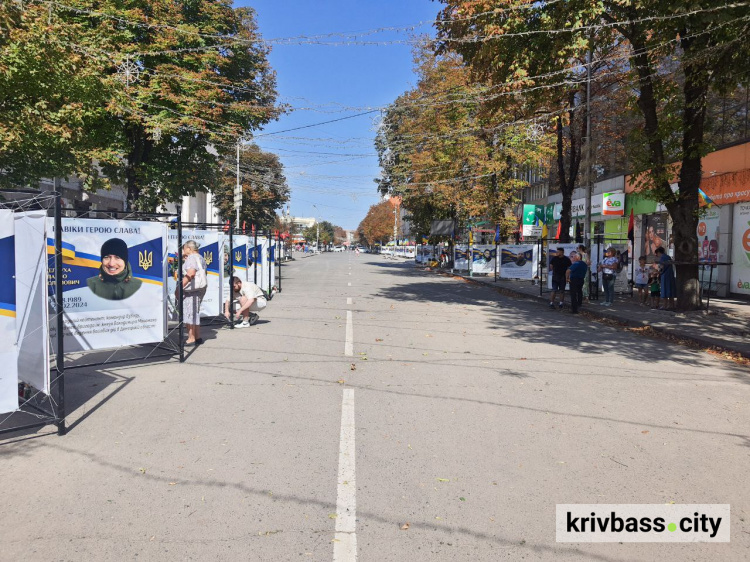 Вічна пам'ять про загиблих Воїнів: у Кривому Розі встановили сім нових  «Кубів Пам’яті»