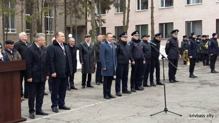 В Кривом Роге курсанты Днепропетровского университета внутренних дел приняли присягу(ФОТОРЕПОРТАЖ)