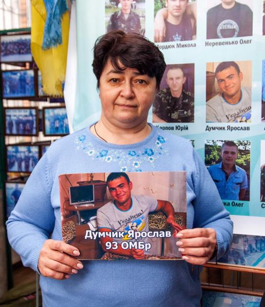 Криворожанки напомнят о войне в Украине на фотовыставке в Варшаве (фото)