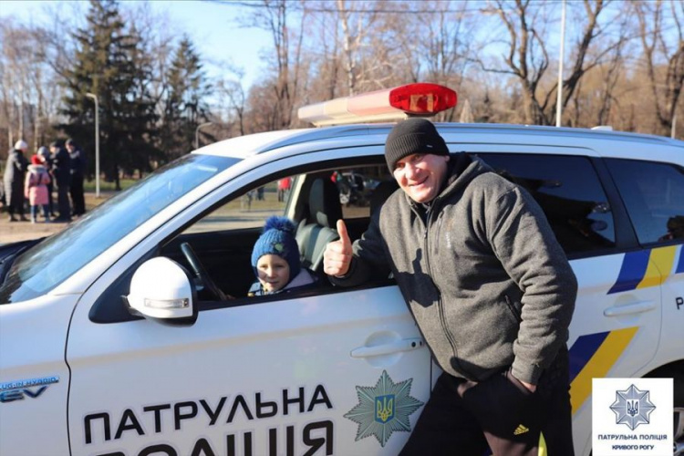 В Кривом Роге прошло традиционное Рождество с патрульными (фото)