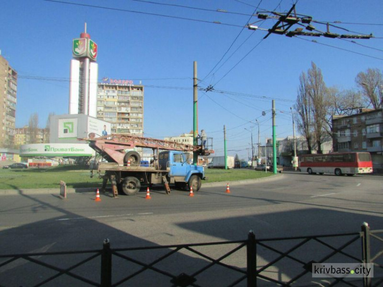 В Кривом Роге  обновляют кольцо 95 квартала (фотофакт)