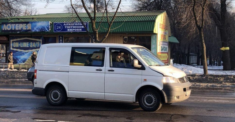 Микроавтобус в Кривом Роге сбил несовершеннолетнего пешехода (ФОТО)