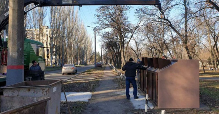 В Кривом Роге продолжают устанавливать новые контейнерные системы (фото)