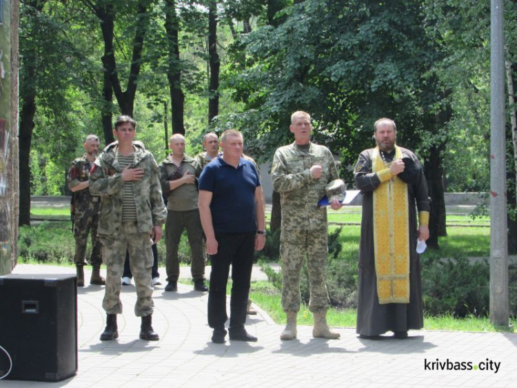 Комбат и замкомбата батальона "Кривбасс" попросили прощения у родных погибших бойцов (фото)