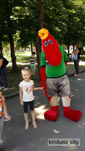 В Криворожском парке прошел фестиваль "Страна детства" (ФОТОРЕПОРТАЖ)