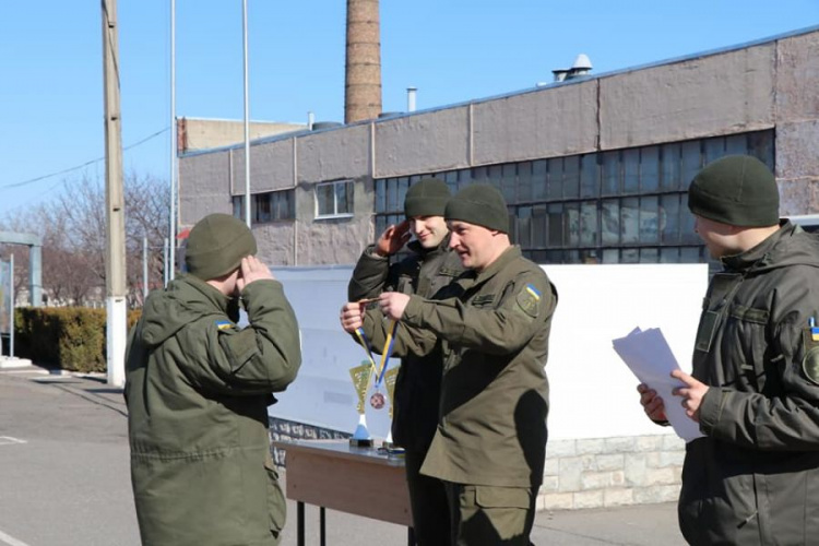 Нацгвардейцы из Кривого Рога завоевали серебро в соревнованиях по рукопашному бою