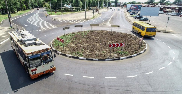 В Кривом Роге проводят ремонт тротуаров (адреса)