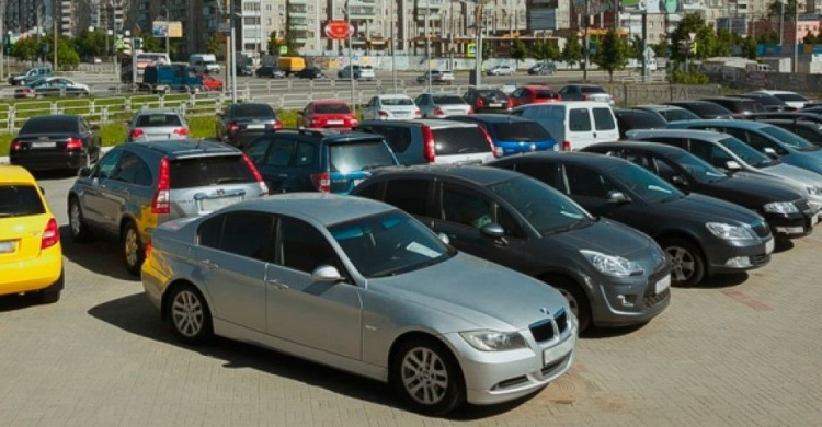 Жители Днепропетровщины купили полтысячи новеньких автомобилей за прошлый месяц