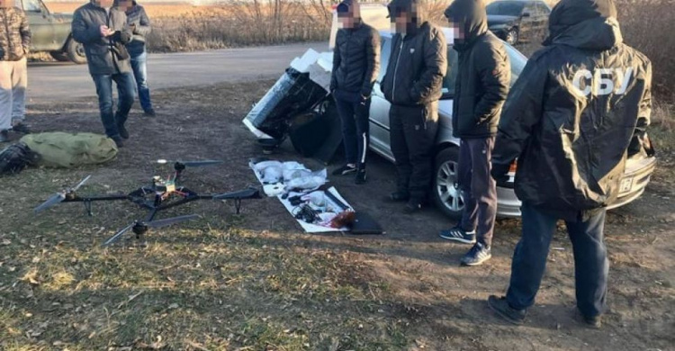 Винахідливі криворіжці за допомогою новітніх технологій переправляли наркотики в Росію 