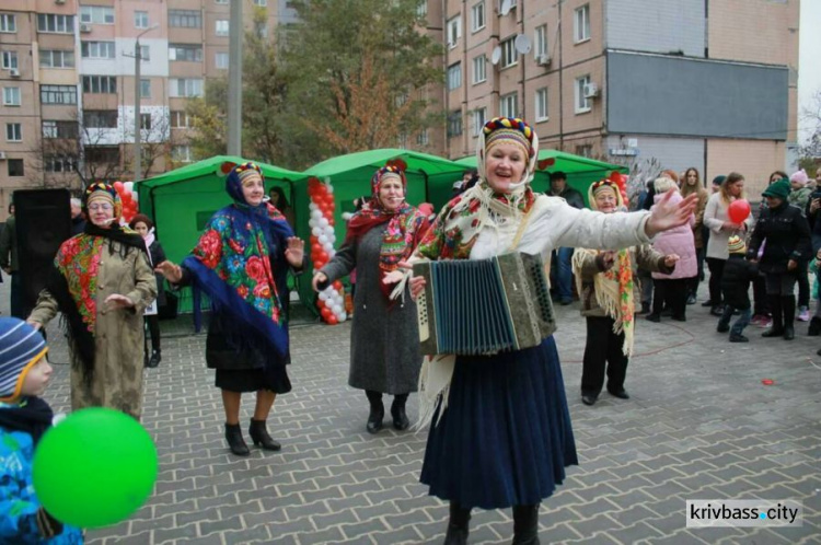 В Кривом Роге на Восточном-2 прошел праздник - открытие обновленных улиц (ФОТОРЕПОРТАЖ)