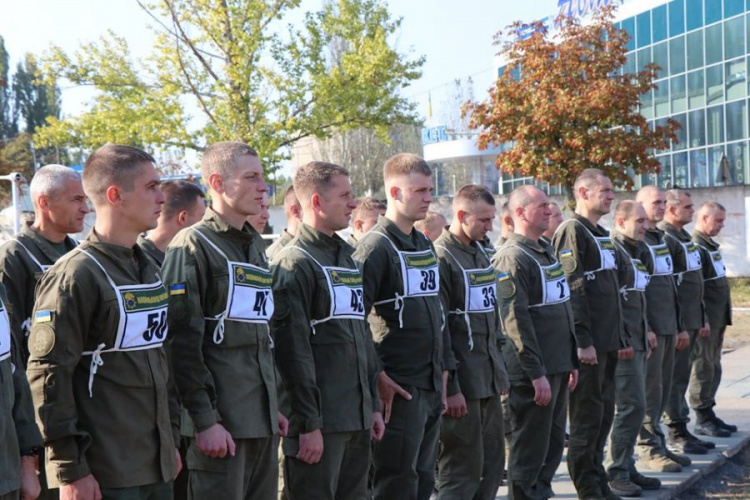  Гвардейцы Кривого Рога соревновались за звание самой спортивной части (фото)