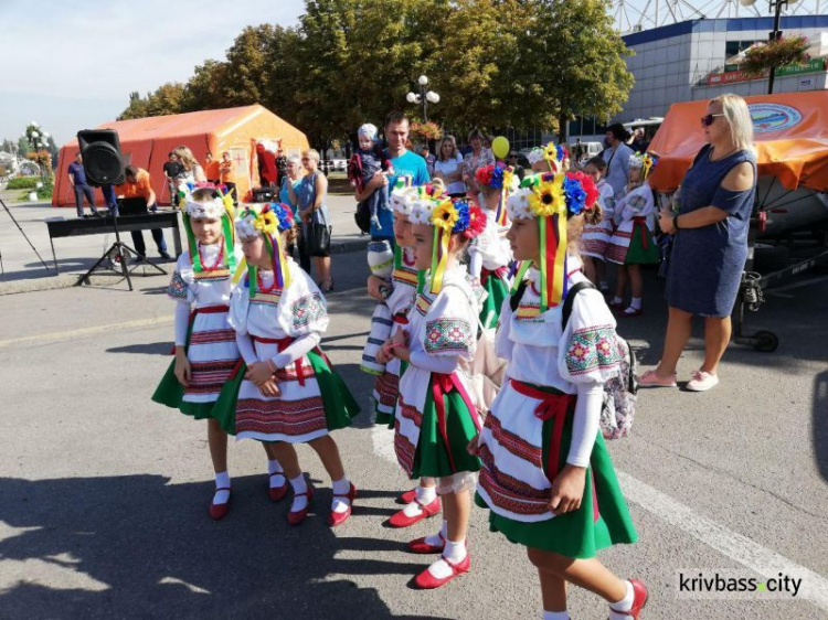 Всегда готовы прийти на помощь: в Кривом Роге ко Дню спасателя организовали праздник (ФОТО)