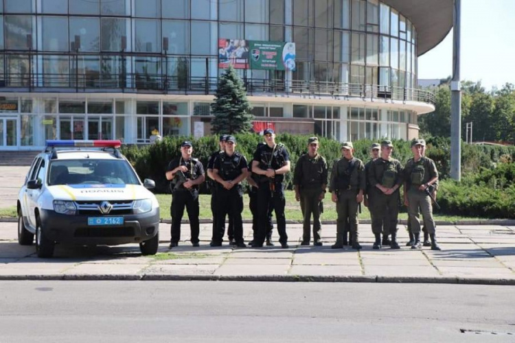 В Кривом Роге еще два района взяты под охрану Нацгвардии (фото)