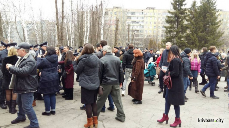 В Кривом Роге курсанты Днепропетровского университета внутренних дел приняли присягу(ФОТОРЕПОРТАЖ)