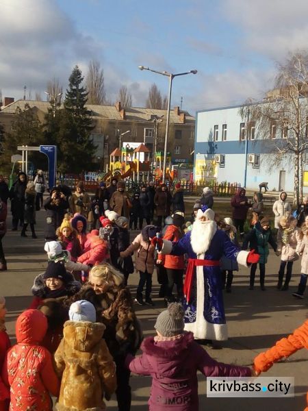 В Долгинцевском районе Кривого Рога прошла церемония закрытия новогодней елки (ФОТО)